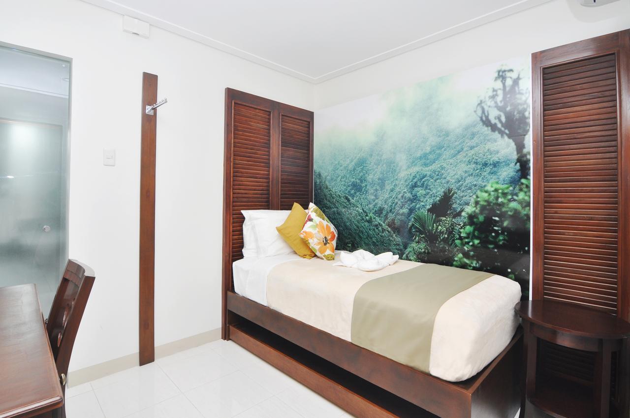 717 Cesar Place Hotel Tagbilaran Eksteriør bilde