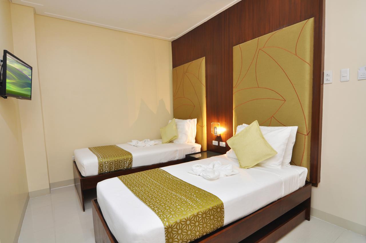 717 Cesar Place Hotel Tagbilaran Eksteriør bilde