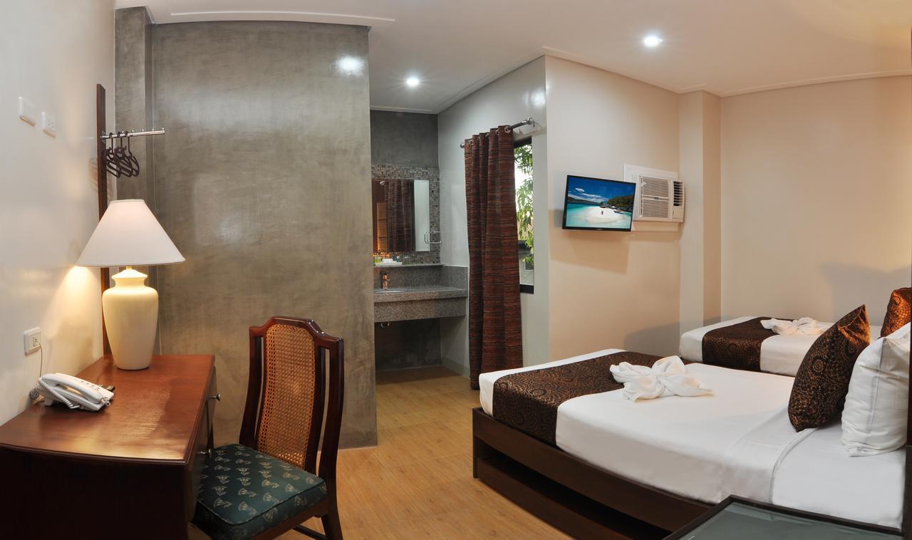 717 Cesar Place Hotel Tagbilaran Eksteriør bilde